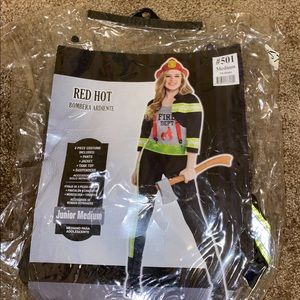 Women’s fire fighter Halloween costume